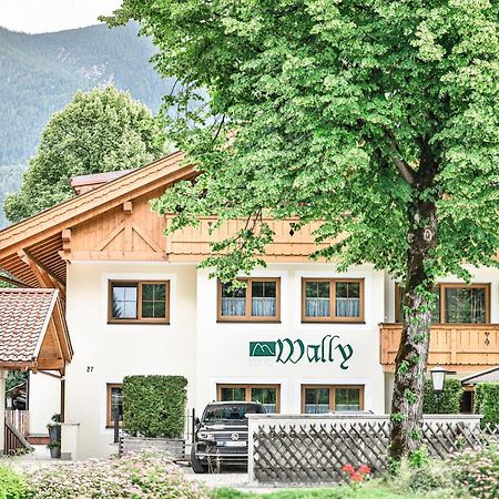 Ferienwohnungen "Zur Wally" Γκάρμις-Παρτενκίρχεν Εξωτερικό φωτογραφία